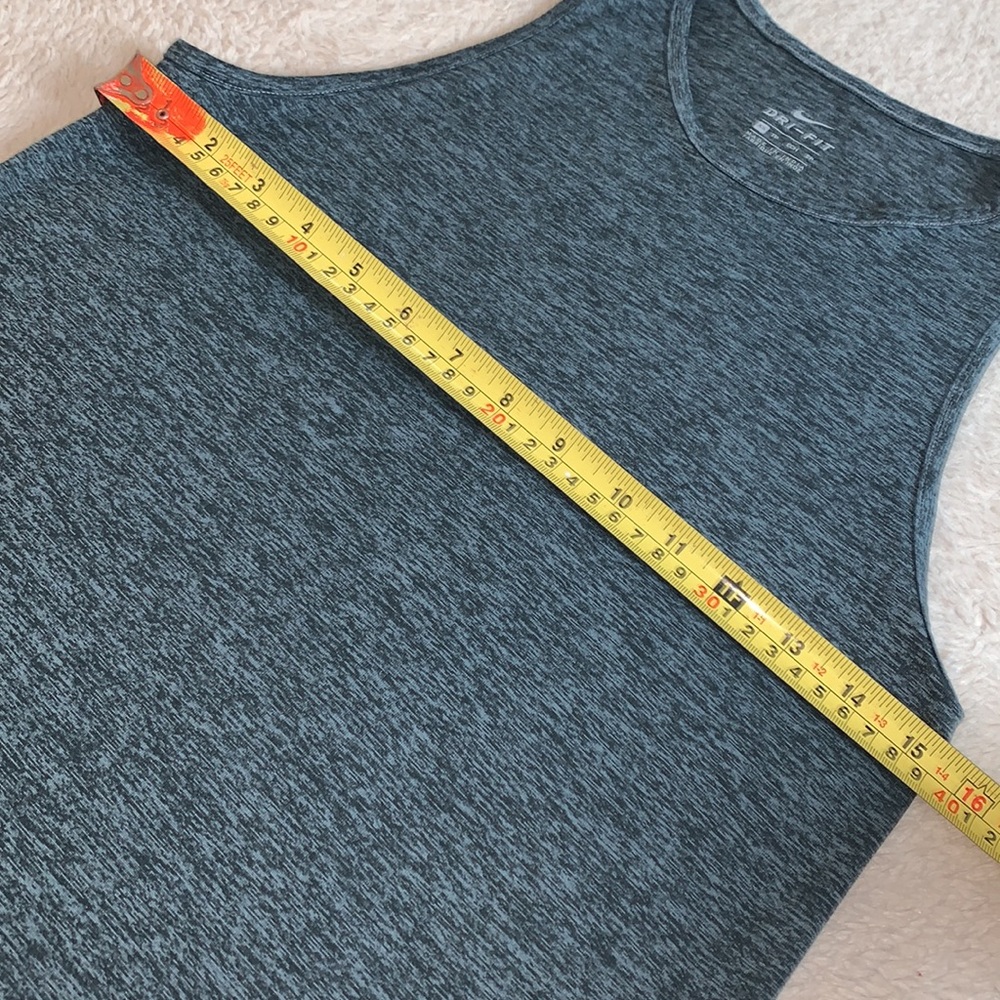 Nike XS Heathered Gray & Black Tank Top EUC Workout - Picture 7 of 8